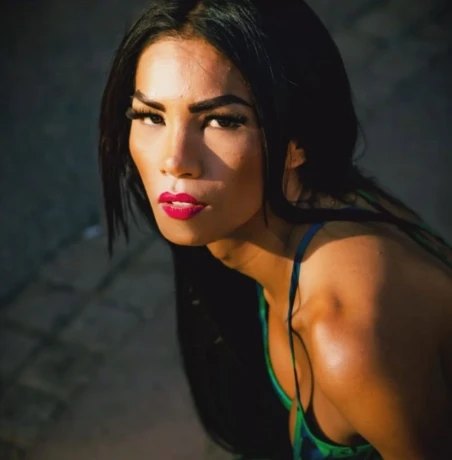 Naomi Cambell — 5 / 12