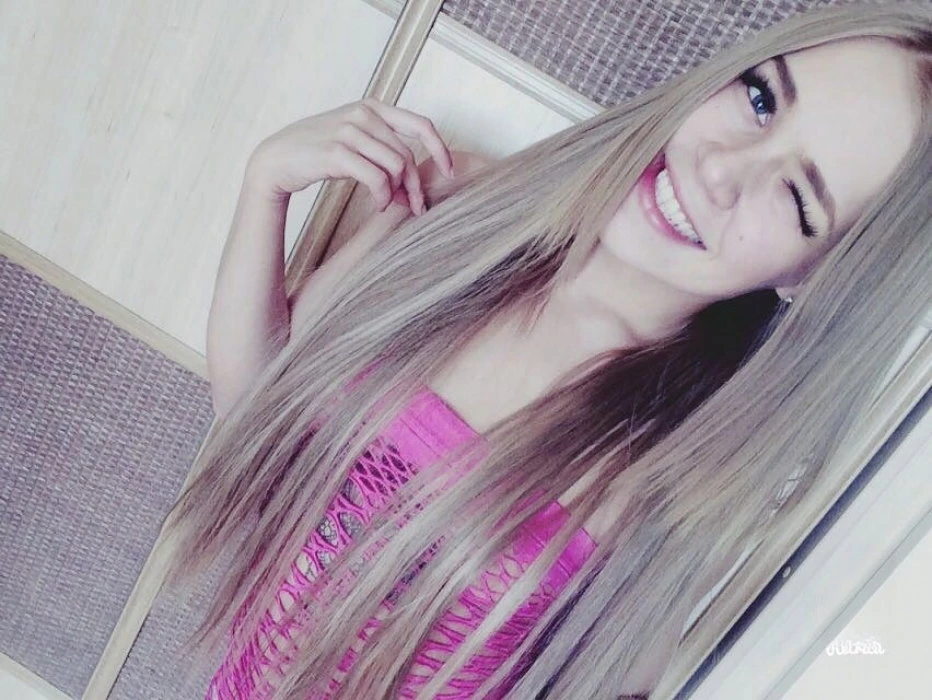 Veronika — 2 / 4