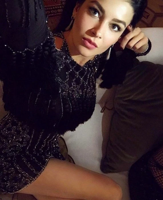 Cleopatra — 2 / 4