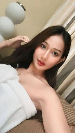 Ladyboy Mina — 11 / 13