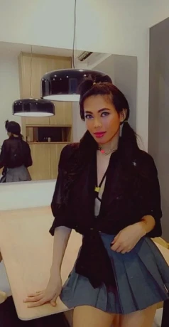 Maria Camille — 4 / 9