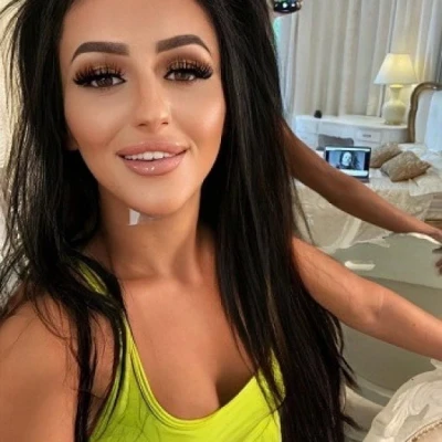 Lurana, Escort, Bradford