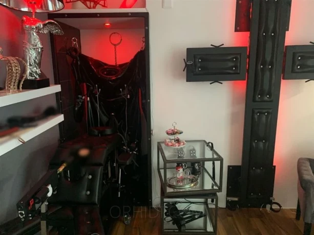 JACQUELINE — 3 / 7