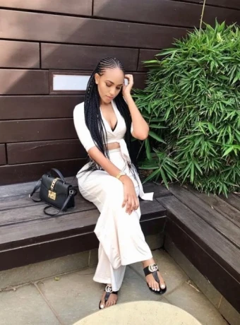 Vip Escort Sharon — 3 / 4