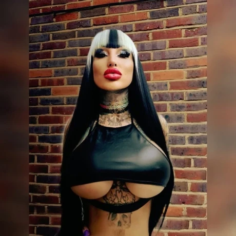 FETISCH-GÖTTIN XENA — 7 / 24