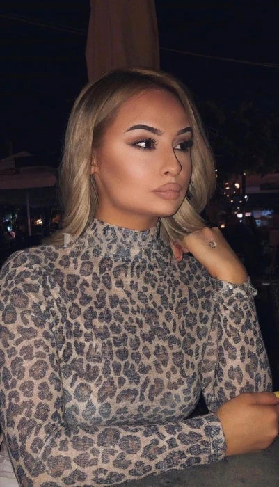 Julia 81 — 3 / 4