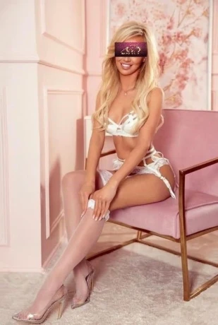 Natalie Hausnummer 5 — 1 / 5