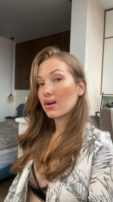 Alicia — 2 / 5