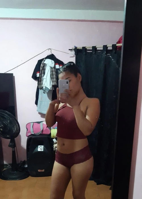 Kelly Daniela Sanchez — 8 / 10