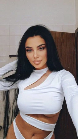 Angelina — 5 / 20