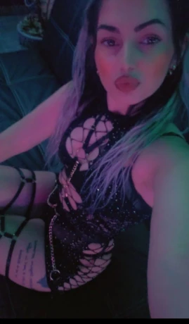 Hot Patriciaa — 4 / 6