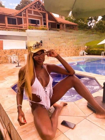 Yasmin Ambrósio — 8 / 11