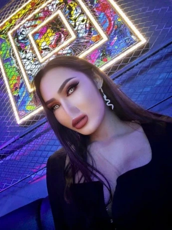 Ladyboy Lemon — 2 / 3