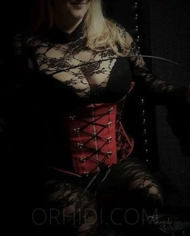 Switcherin Lana Xtrem im Studio Centric — 11 / 17