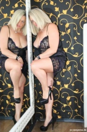 Nicole Aus Ungarn — 9 / 10