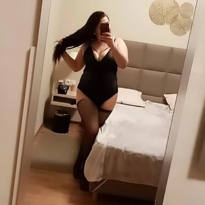 Lennka, Escort, Prague