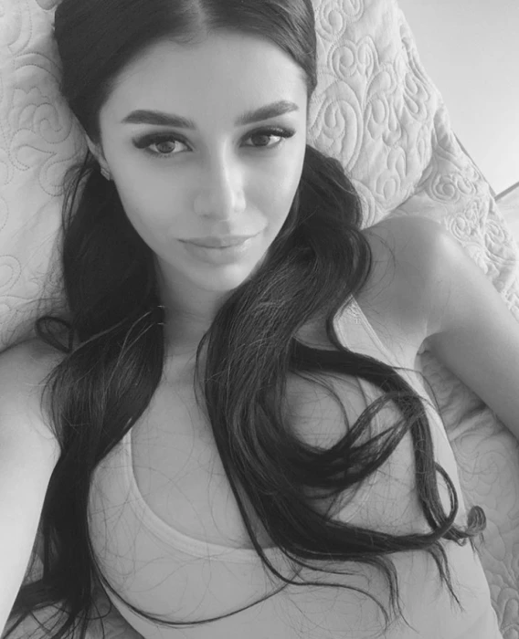 Lulu — 3 / 4