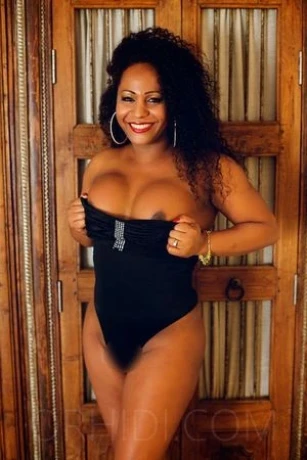 TS Valeria — 1 / 6