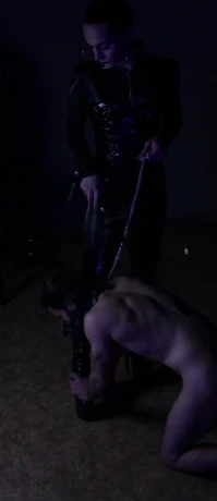 Dominatrix Nora Mistress — 9 / 10