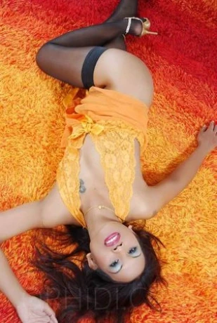 Thai Sari — 1 / 2