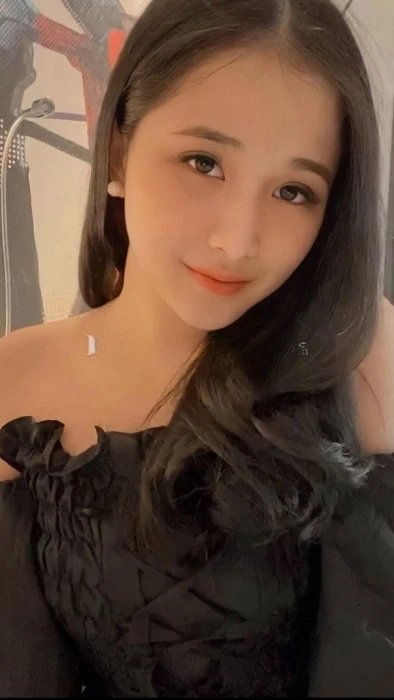 Lisa — 3 / 4