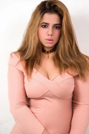 Heeer Khan — 8 / 10