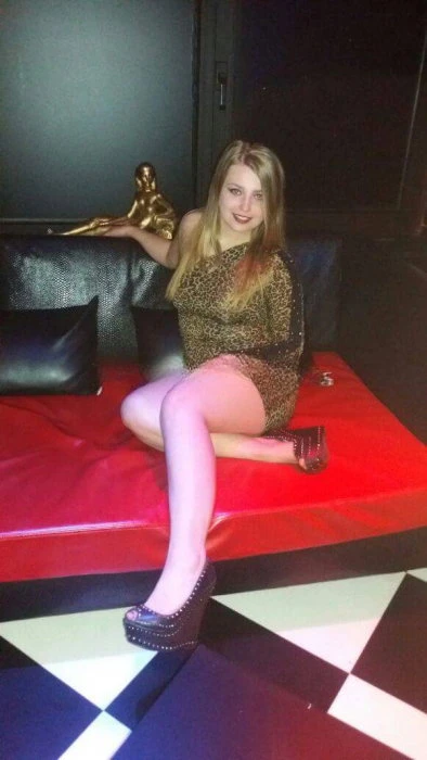 Atania, Escort, Linz