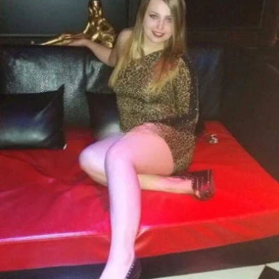Atania, Escort, Linz