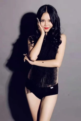 Massage Fee Lina 100 Originale Bilder2 — 1 / 3