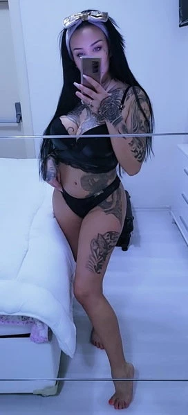 Chanell Tattoo Model Aus Polen — 5 / 6