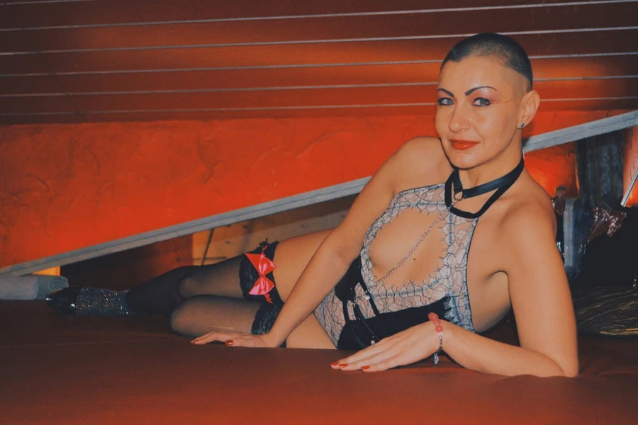 Ajleen Im Vogelnest, Escort, Karlsruhe