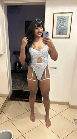 Naty monteiro — 8 / 9