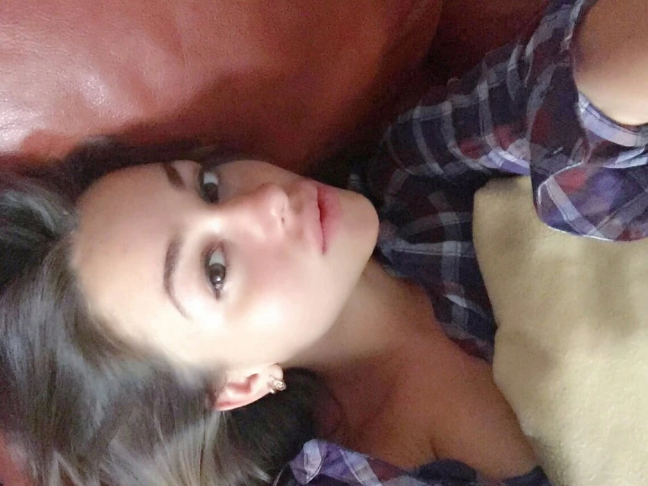Alena — 5 / 10