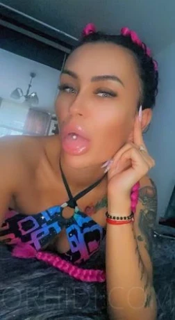 Selena - Crazy Chicken Farm — 3 / 4