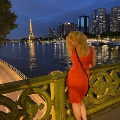 Bonnie Superstar, Escort, Paris