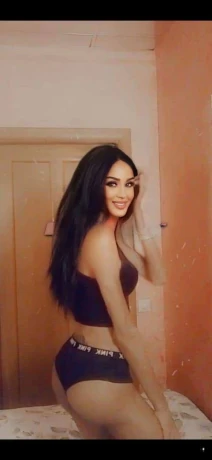 Kamila Kalunga — 1 / 9