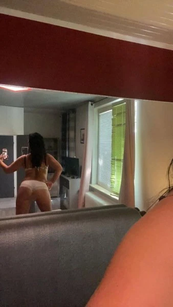 Emma — 2 / 3