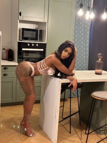 TS B*rbie — 11 / 18