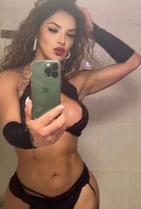 Letizia Valentina — 9 / 12