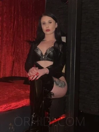 Nina aus Deutschland - Rollenspiel Expertin im Studio Fröhlich — 6 / 9