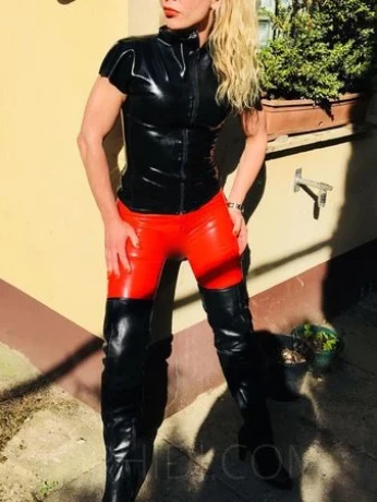 Bizarrlady Alina! — 4 / 8