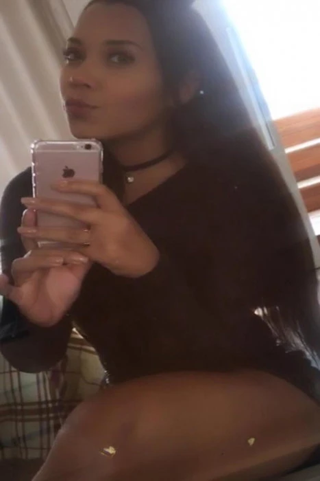 Gabriela — 2 / 5