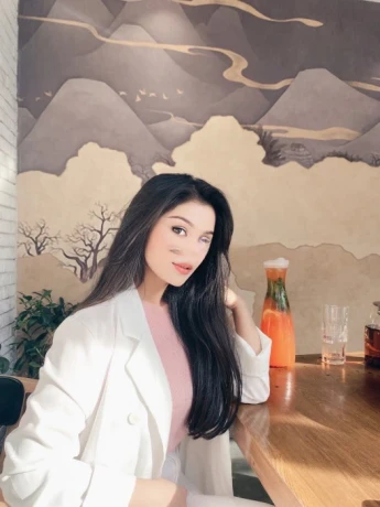 Model Judy — 9 / 13