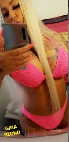 Tattoomodel Gina blond P*rno — 1 / 24