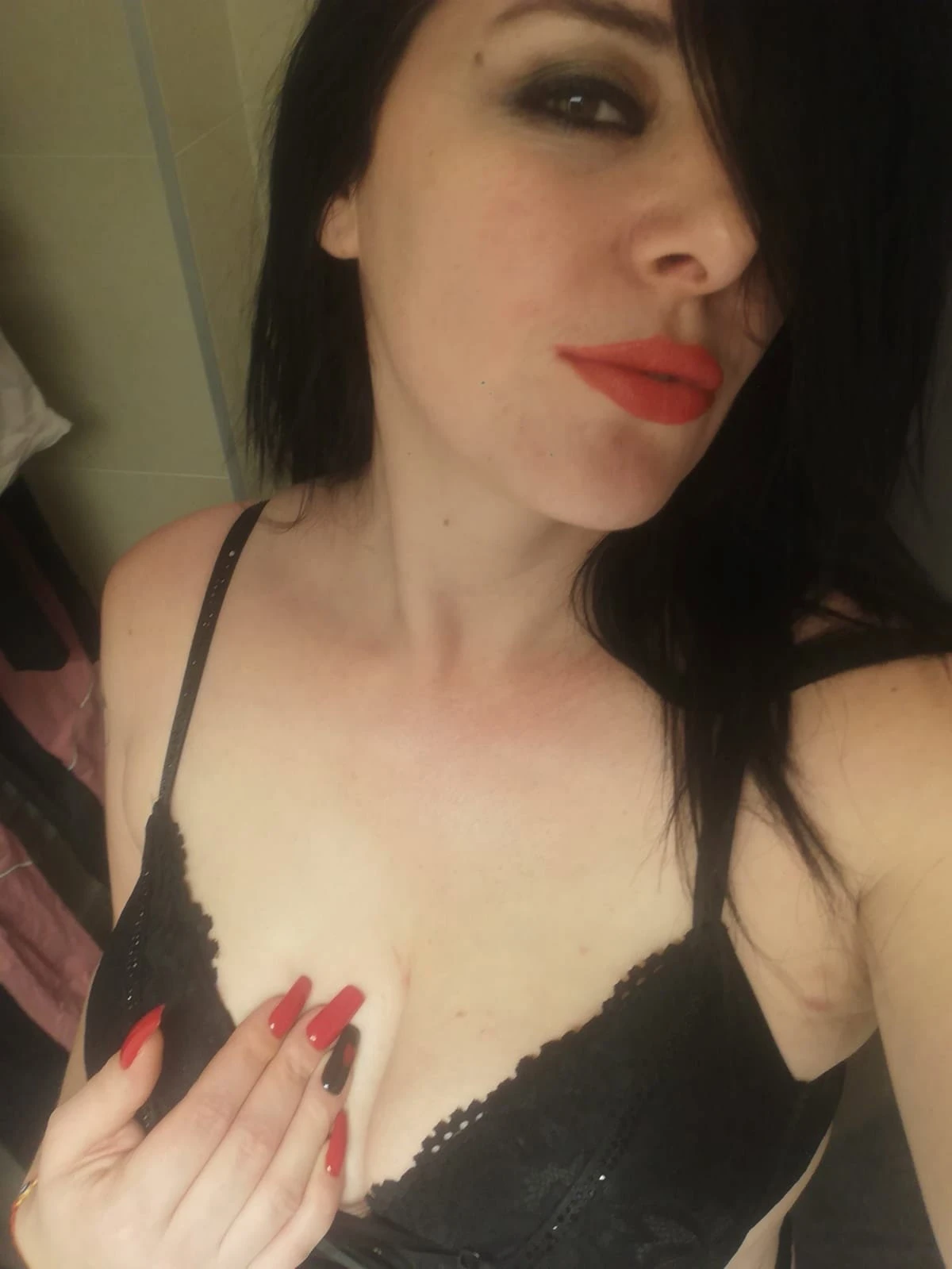 Leila Hot — 8 / 9