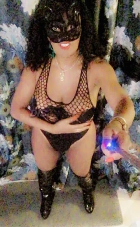 Naomi Oliveira — 3 / 12