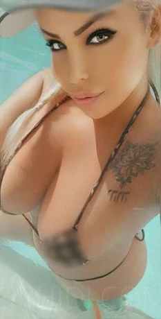 VOLLBUSIGE PORNOQUEEN TS DANYELLA! — 8 / 10