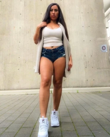 Jane Smith — 1 / 3