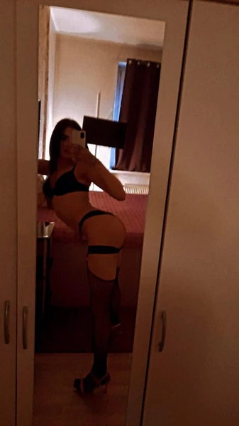 Heisser Teenie Trans Daria 20j Mega Service — 4 / 6
