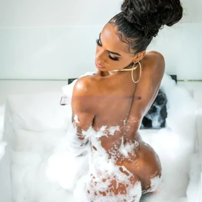 Rhaillany Santos, Escort, Albufeira